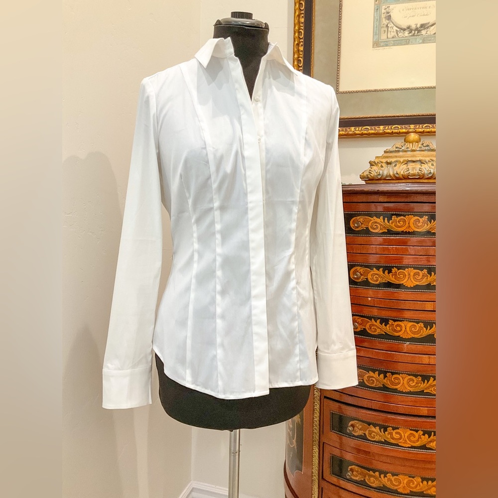 WHBM Crisp White Tailored Blouse Size 6